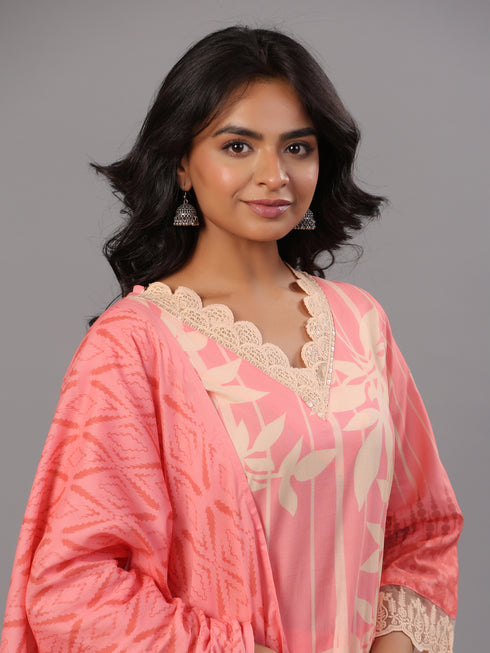 Pink Printed Kurti Set With Lace Detailed