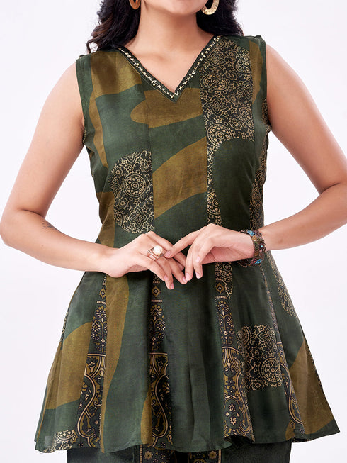 Amchoor Green Dola Silk Digital Prints Kurti Pant Set for Womens