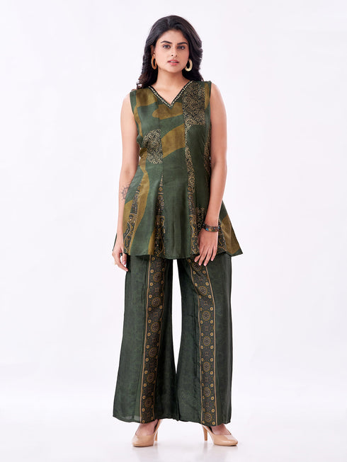 Amchoor Green Dola Silk Digital Prints Kurti Pant Set for Womens