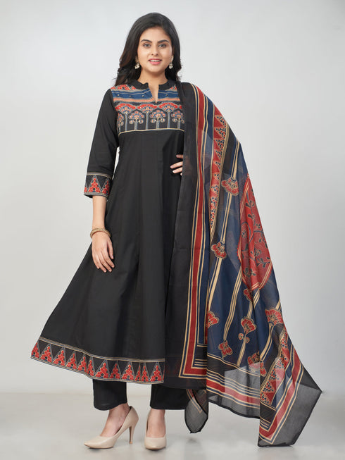 Amchoor Black Cotton Solid Kurti Set for Womens