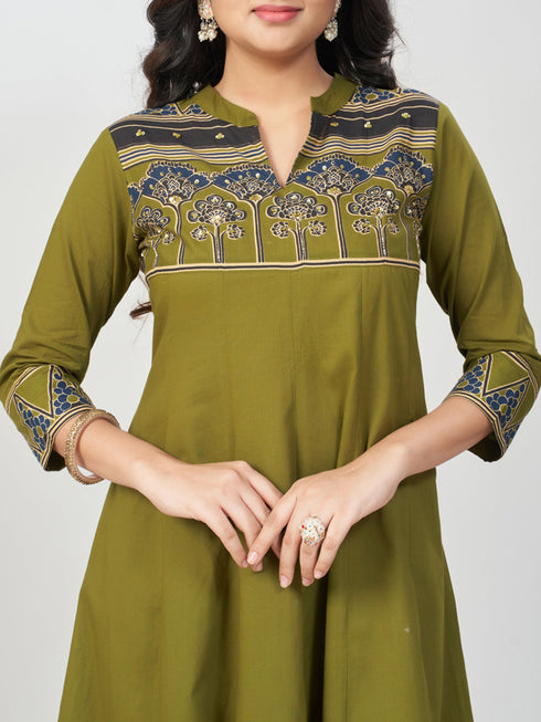 Amchoor Dark Green Cotton Solid Kurti Set for Womens
