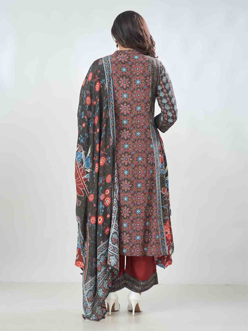 Amchoor Black Viscose Silk Digital Prints Kurta Sets For Womens
